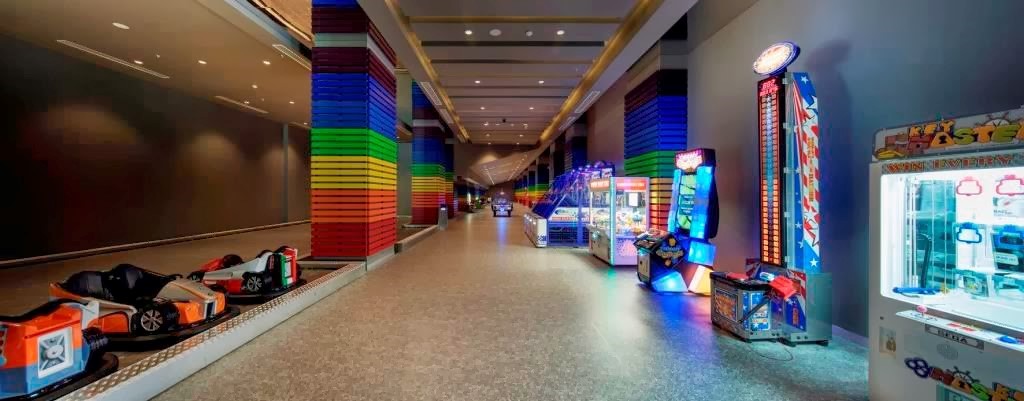 imagini hotel TITANIC LARA